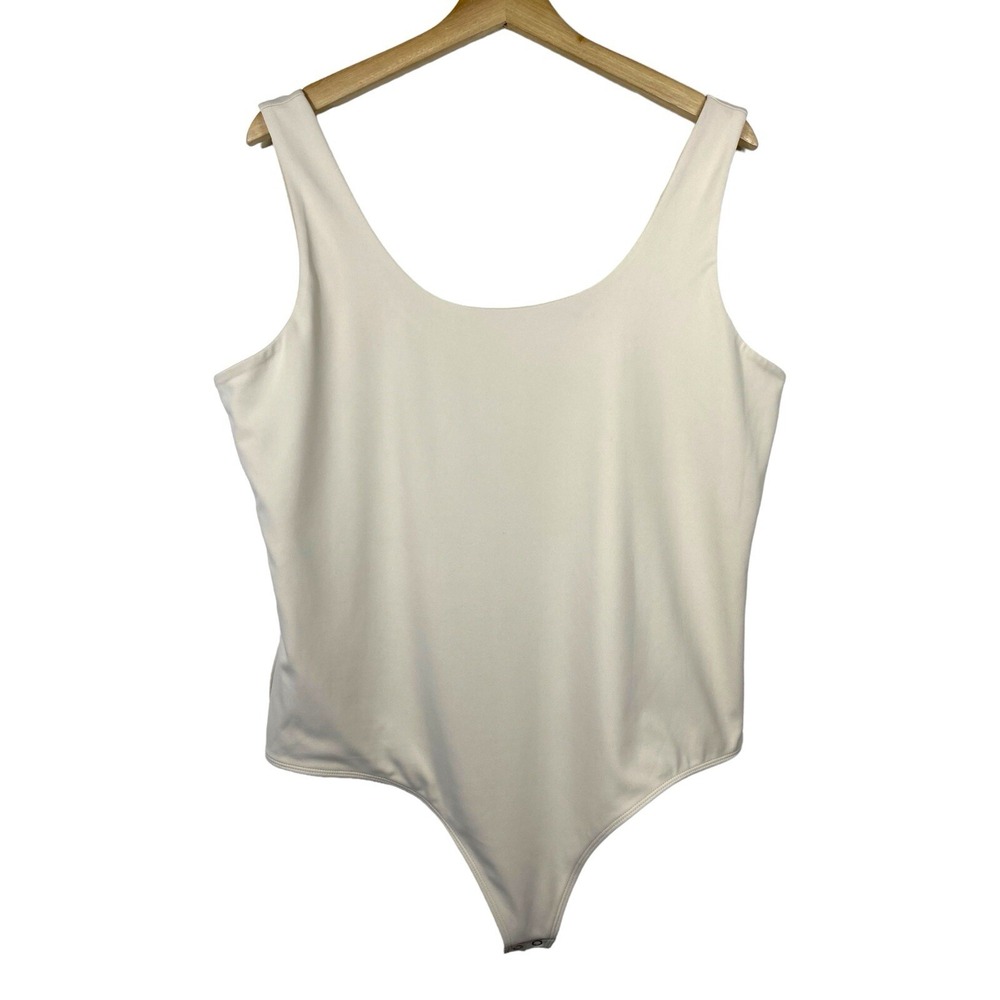 Express Body Contour Bodysuit XL Sleeveless Scoop Neck‎ Cream Snap Thong Stretch